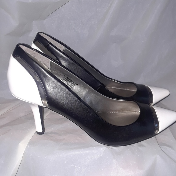 Shoes - Picture 3 of 4